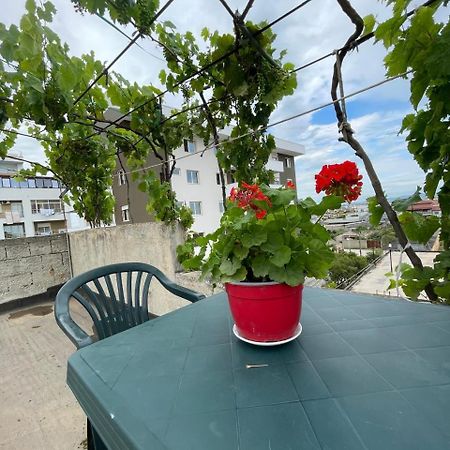 Casa Intera La Paghi Come Una Camera The Home With The Price Of A Room Durrës Exterior foto