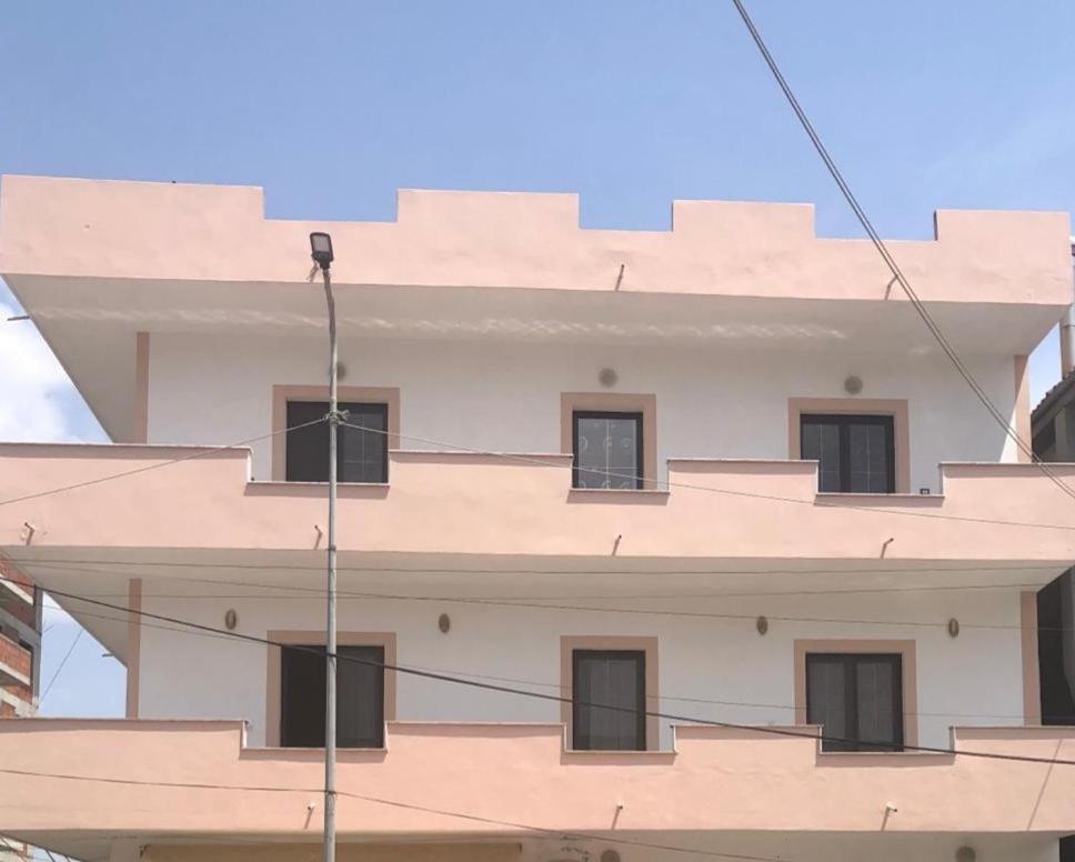Casa Intera La Paghi Come Una Camera The Home With The Price Of A Room Durrës Exterior foto