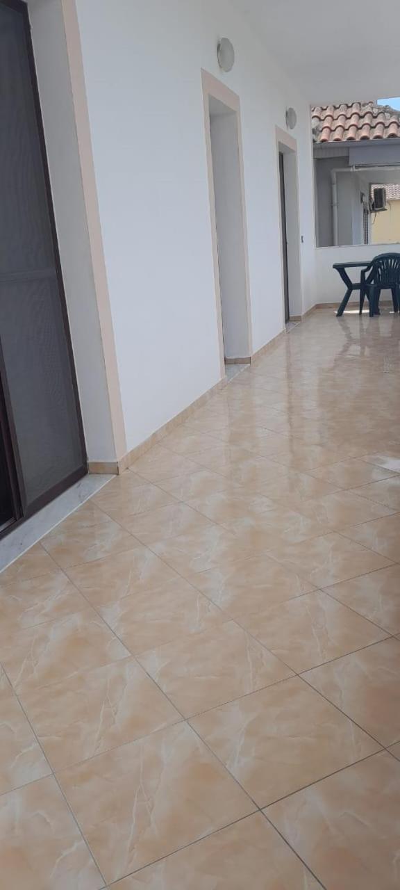Casa Intera La Paghi Come Una Camera The Home With The Price Of A Room Durrës Exterior foto