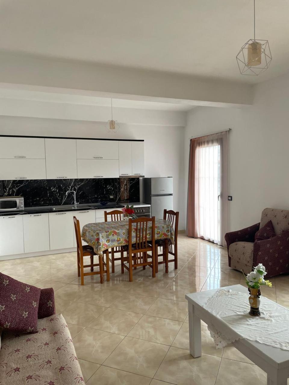 Casa Intera La Paghi Come Una Camera The Home With The Price Of A Room Durrës Exterior foto